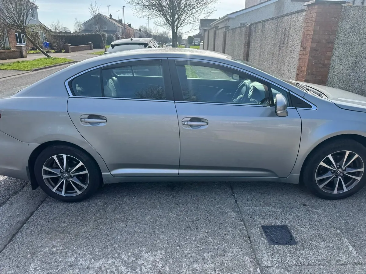 Toyota Avensis 2016 - Image 2