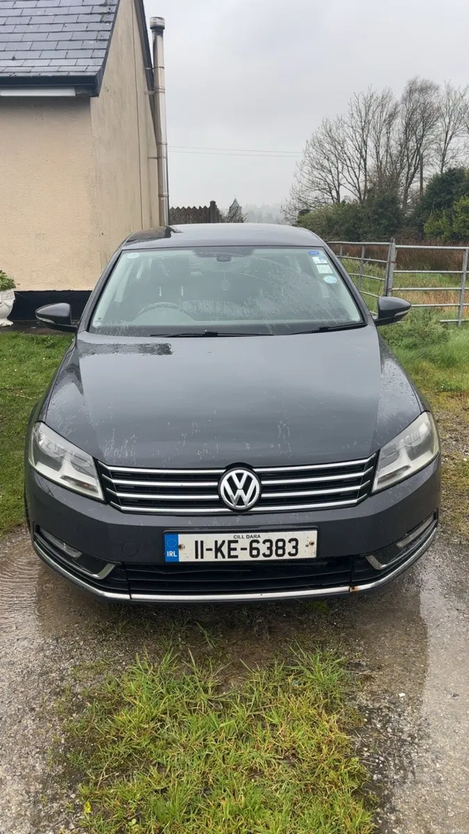 2011 Volkswagen Passat - Image 4