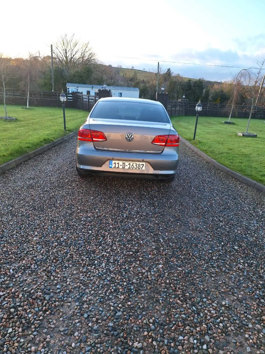 Volkswagen Passat - Image 2