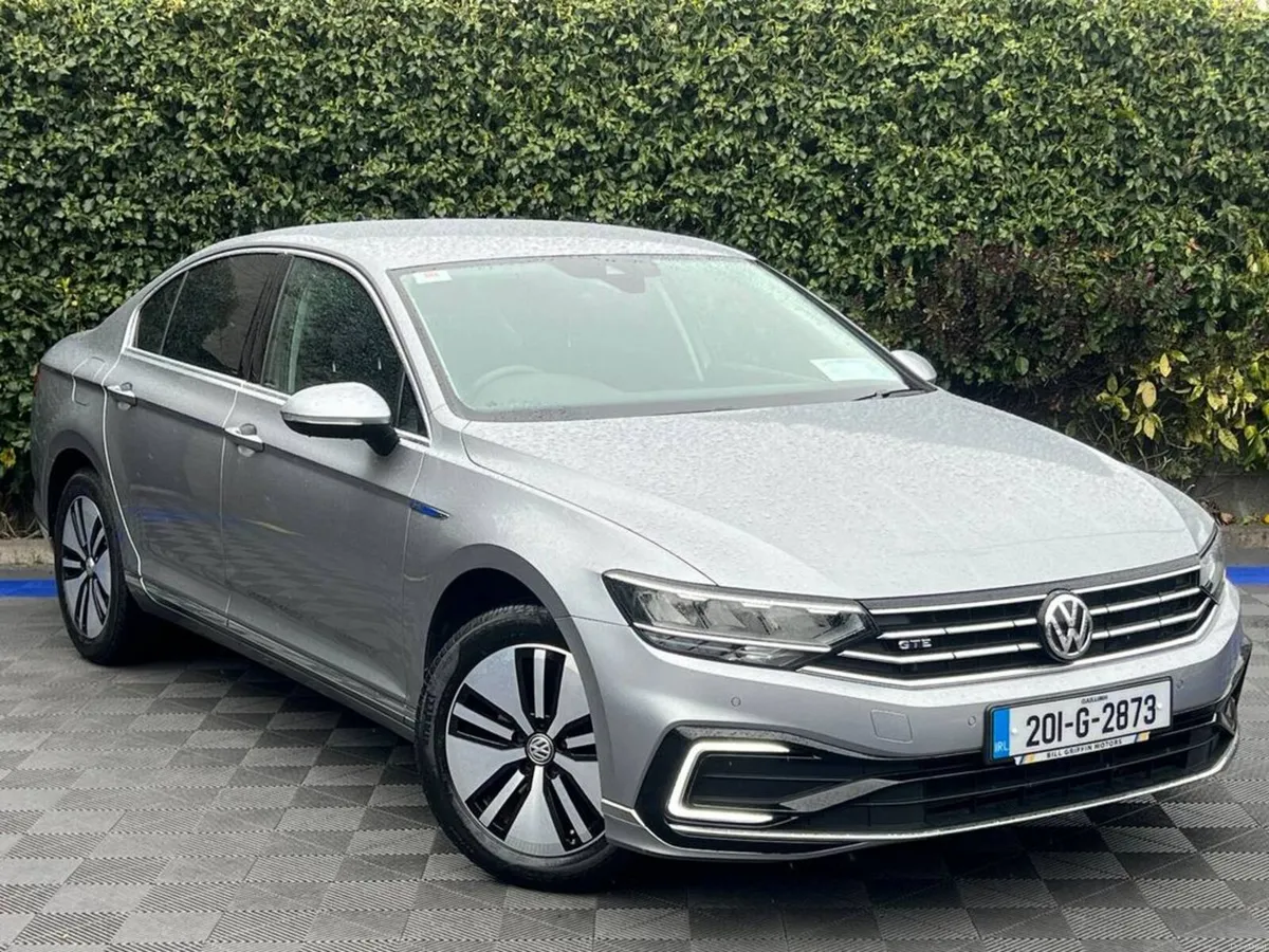 Volkswagen Passat GTE 1.4 HYBRID // LEATHER INTERI - Image 1