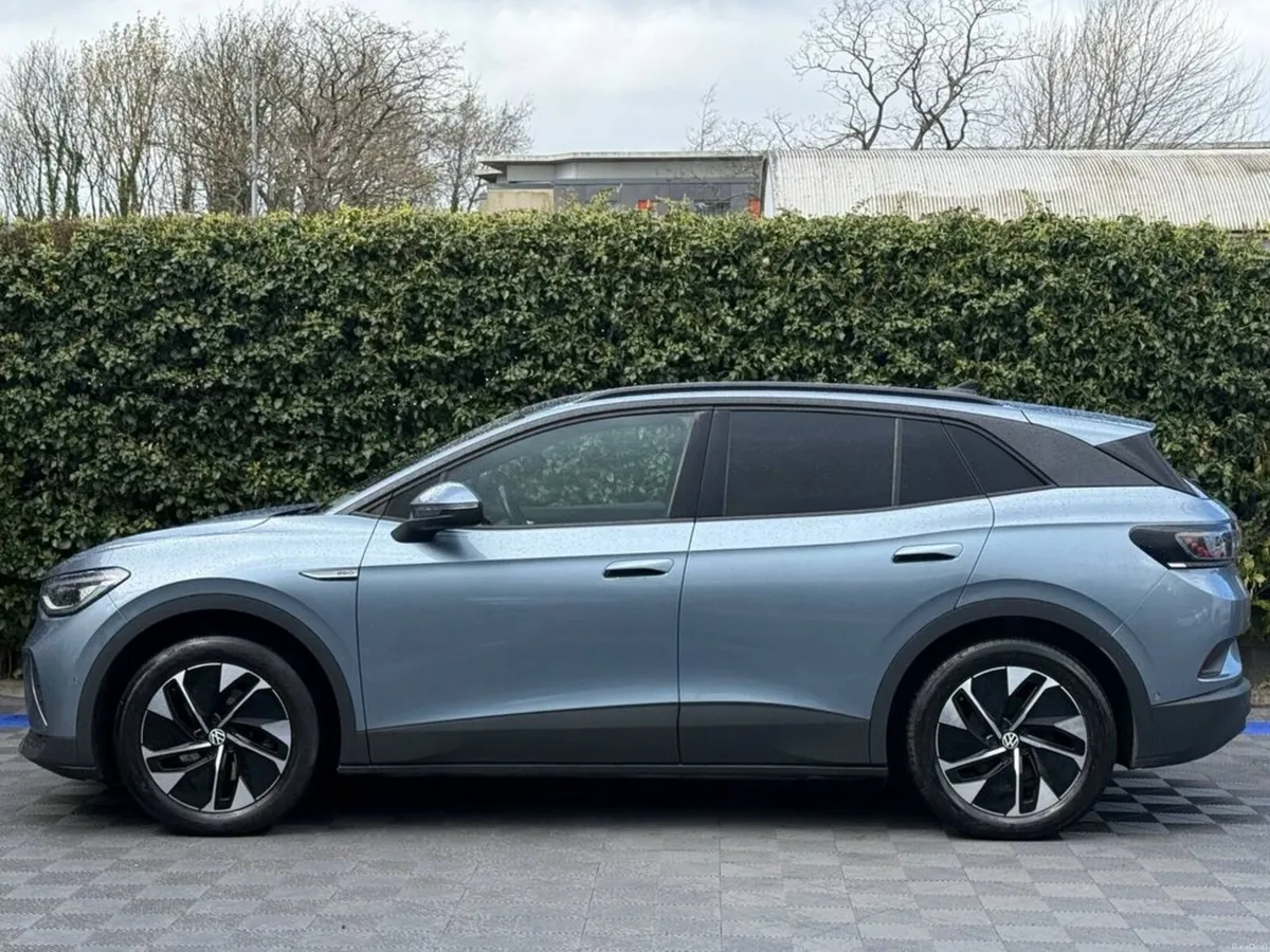 Volkswagen ID.4 PRO FAMILY 72KWH // PAN ROOF // 19 - Image 4