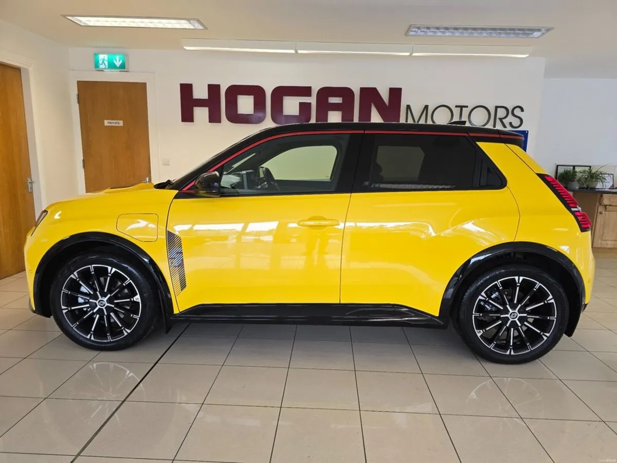 Renault 5 Iconic Five 52kWh 150BHP * Best Range & - Image 4