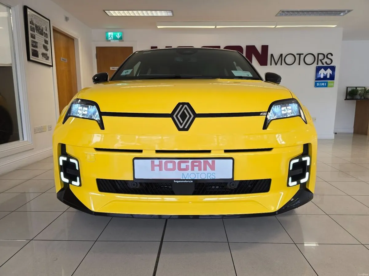 Renault 5 Iconic Five 52kWh 150BHP * Best Range & - Image 2