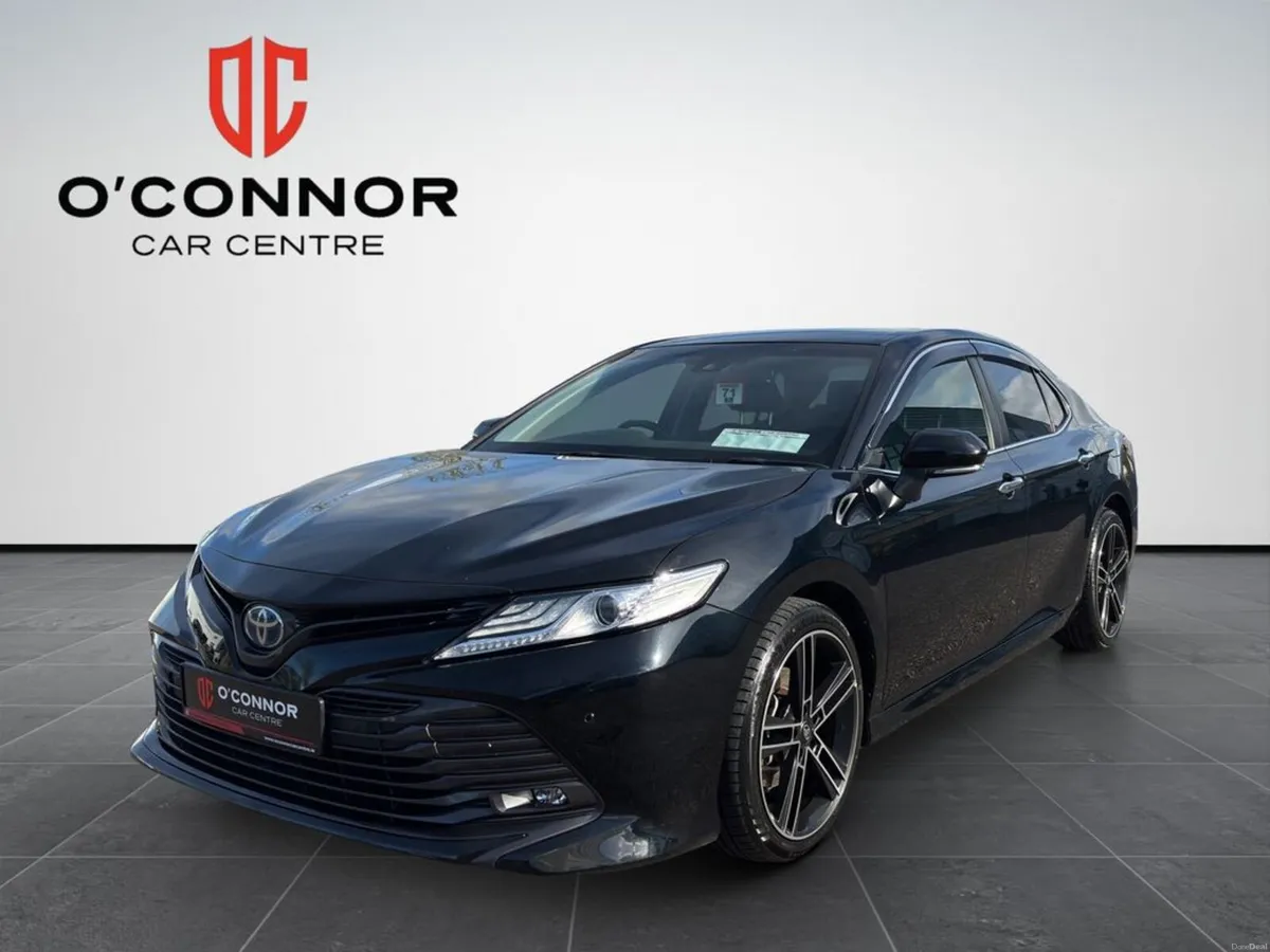 Toyota Camry XSE HYBRID 2.5 AUTO - Looks sharp, si - Image 1