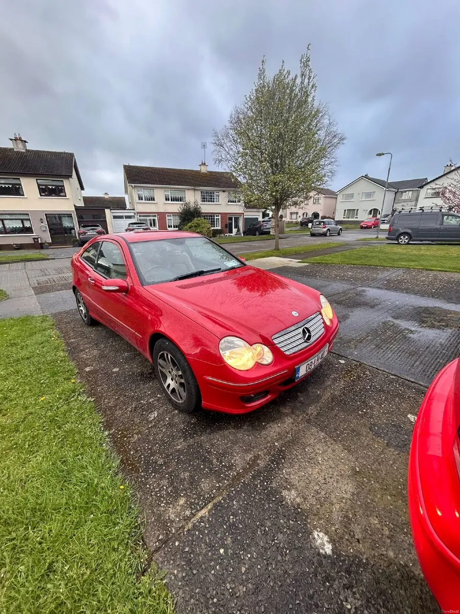 Mercedes-Benz C-Class 2008 - Image 2