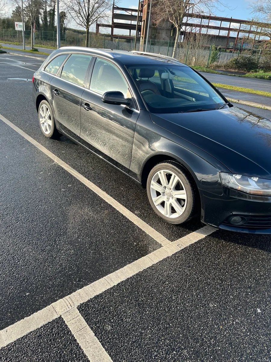 Audi a4 avant 2011 - Image 2