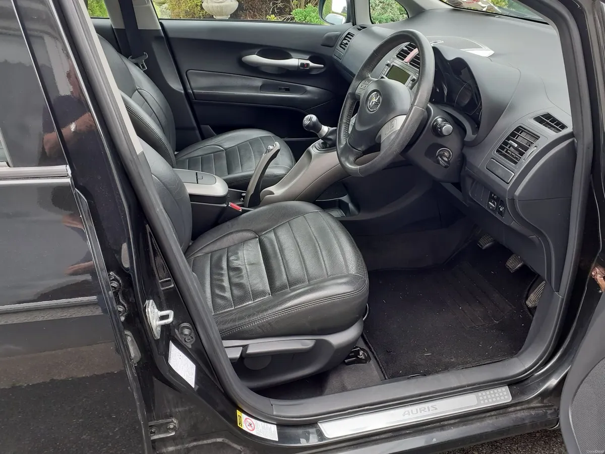 Toyota Auris 2008 - Image 3