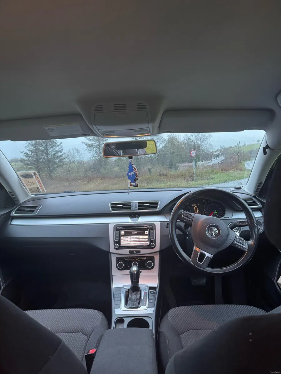 Volkswagen Passat Automatic - Image 5
