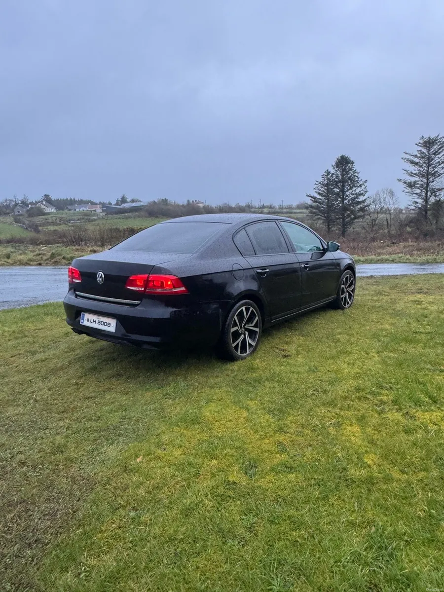 Volkswagen Passat Automatic - Image 3