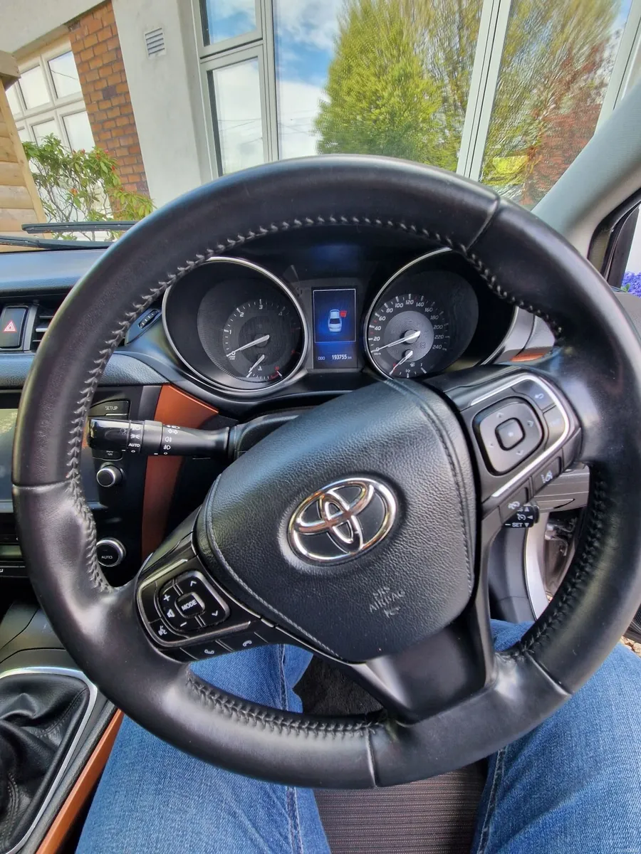 Toyota Avensis  2.0D Luna 2016 - Image 3