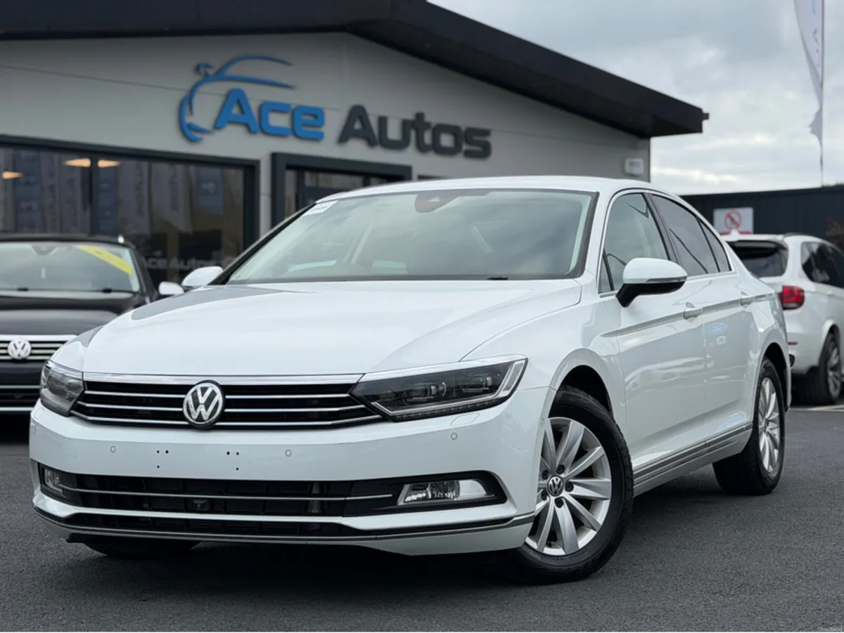 Volkswagen Passat HIGHLINE PREMIUM - 2.0L DIESEL - - Image 1