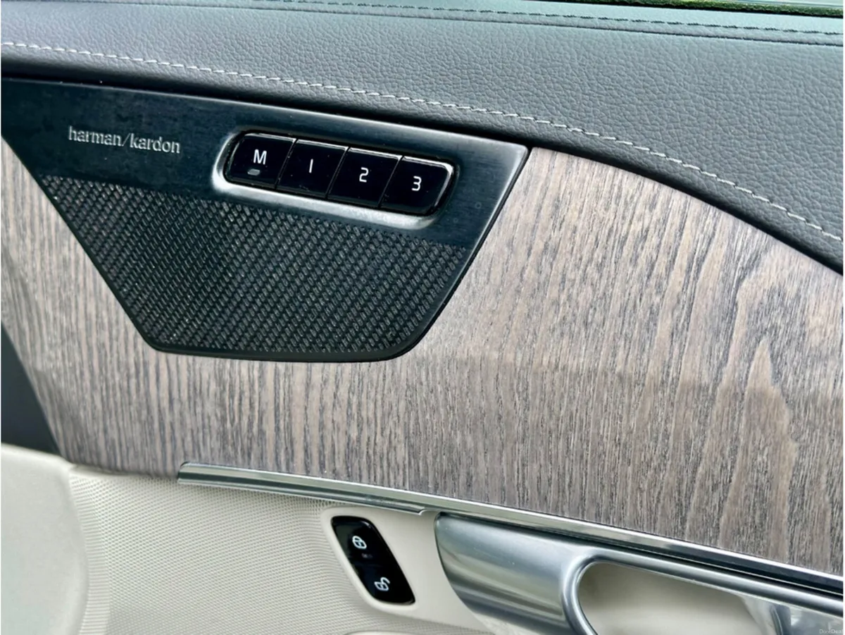 Volvo XC90 *COMING SOON* T8 PHEV PLUS DARK AWD 5DR - Image 3