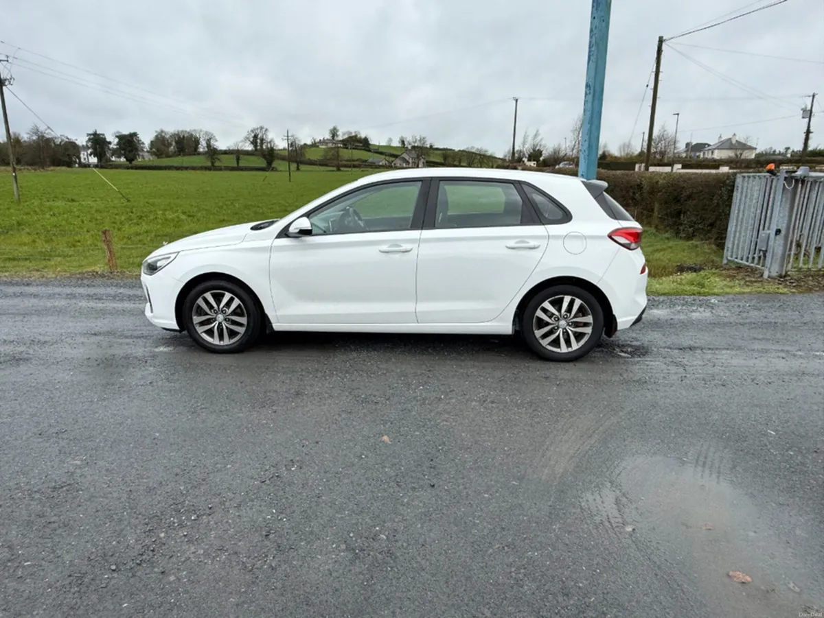 Hyundai i30 I 30 DELUXE 5DR - Image 3