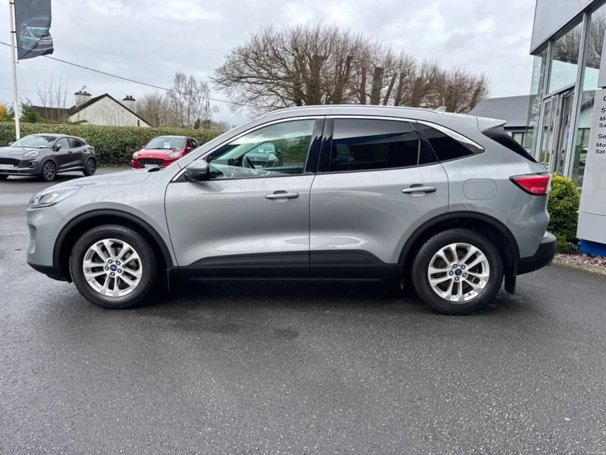 Ford Kuga TITANIUM 1.5 TD 120 S6.2 M6 F 4DR - Image 4