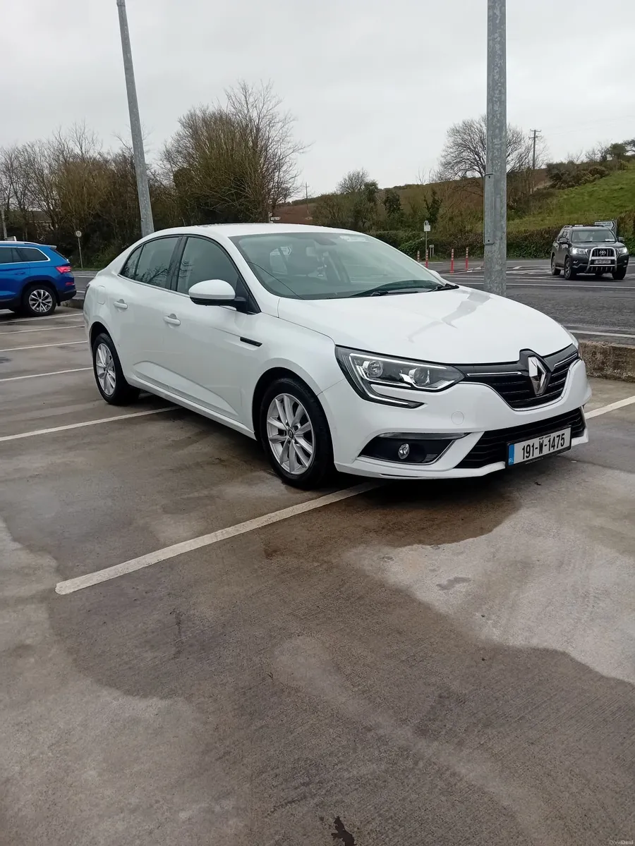Renault Megane 2019 - Image 2