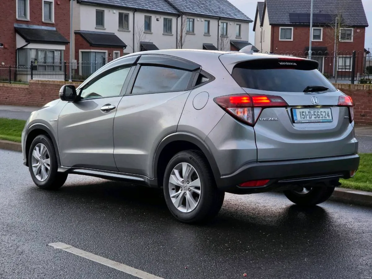 Honda Vezel 1.5Hybrid Automatic/NCT &Tax/new tires - Image 3