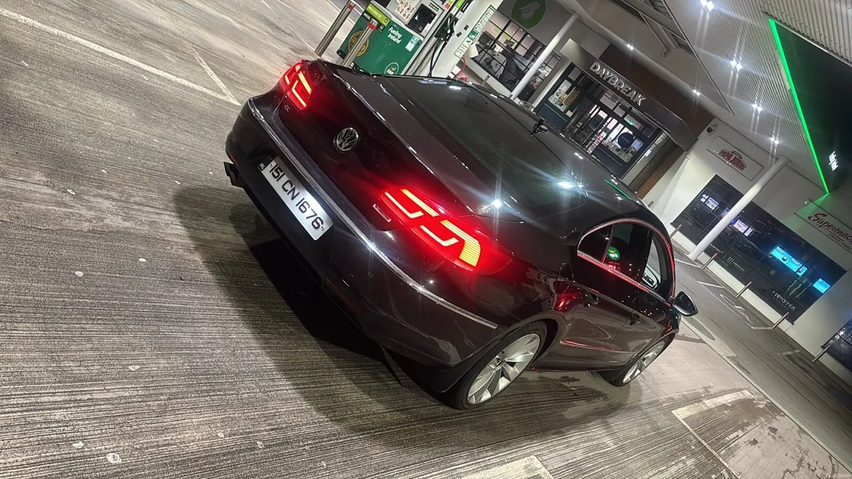 2015 Volkswagen Passat cc - Image 2