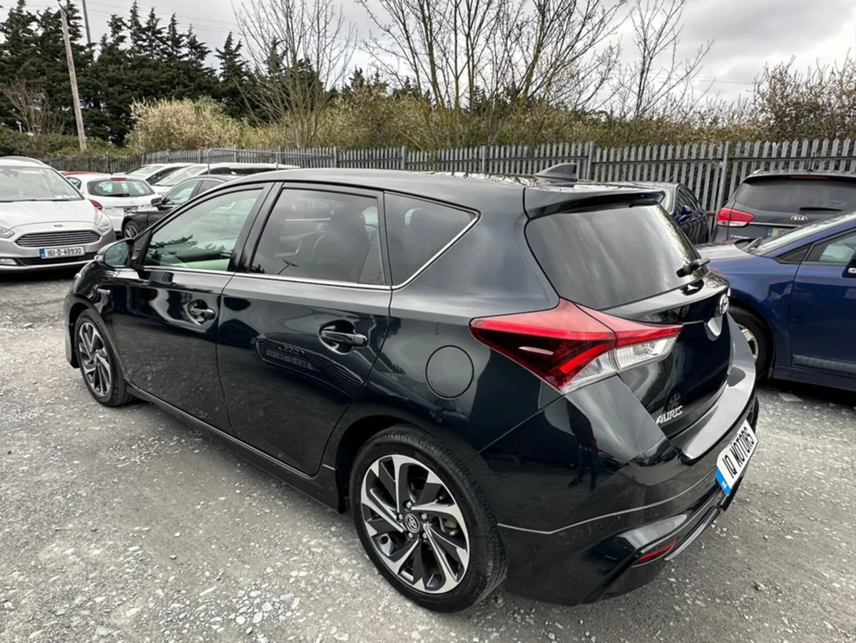 Toyota Auris 1.8L Automatic Petrol Hybrid Low Mile - Image 4