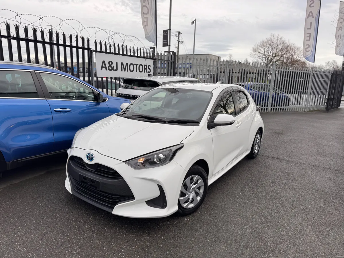 2020 TOYOTA YARIS HYBRID - Image 1