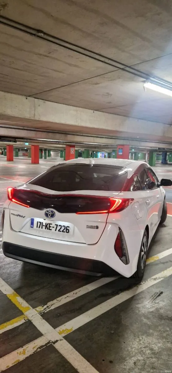 Toyota Prius PHV Plug-in - Image 4