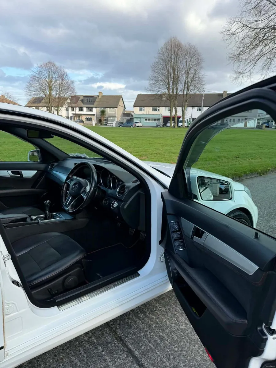 Mercedes-Benz C-Class 2012 - Image 4