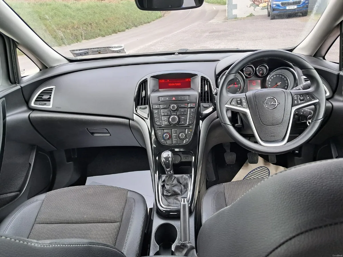 Opel Astra 2015 - Image 3