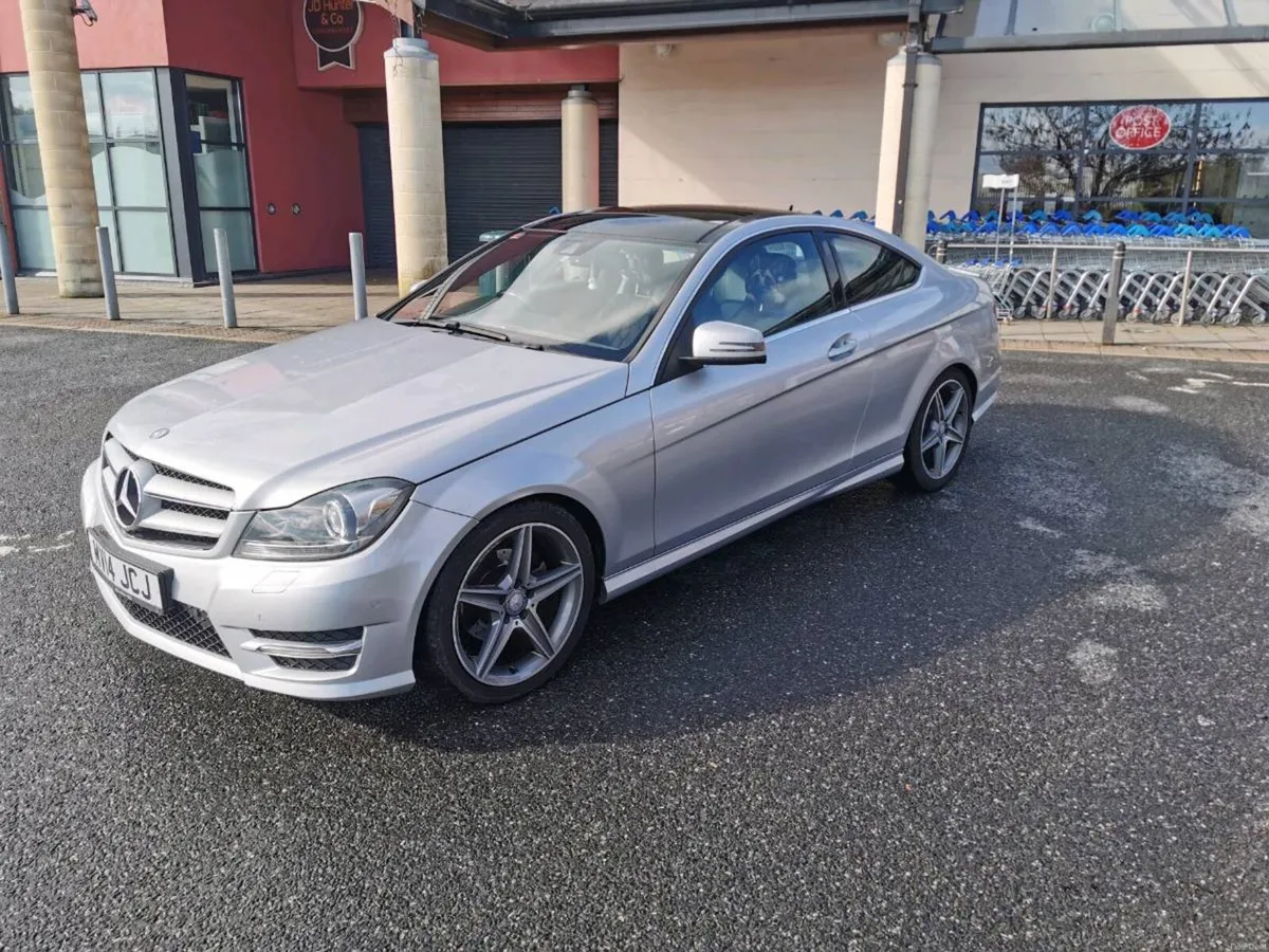 🔥NEW MOT, LOW MILES, C220D AMG PREMIUM PLUS🔥 - Image 3