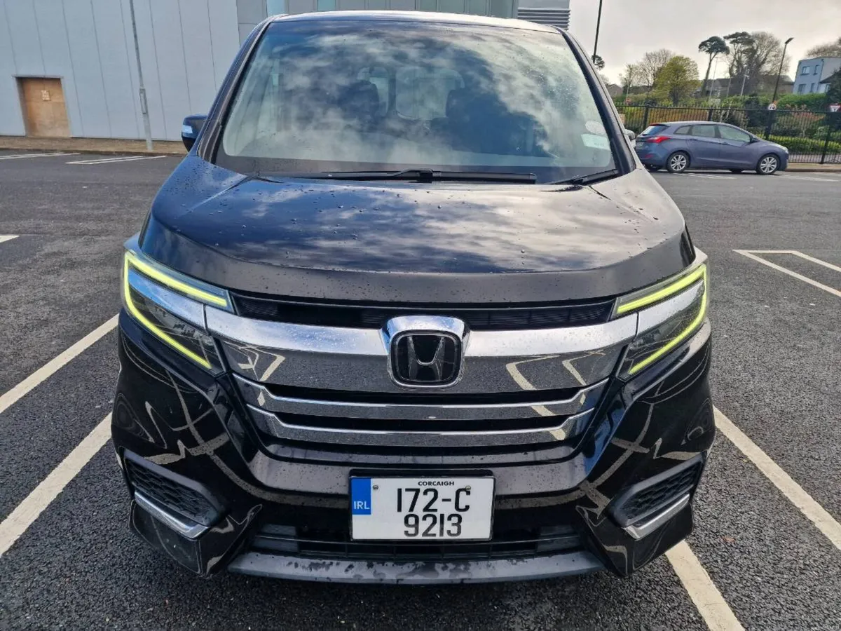 2017 Honda Stepwagon hybrid 1.5L 7 seater 82k km - Image 3