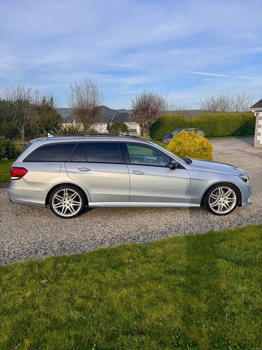 Mercedes E220d AMG - Image 3