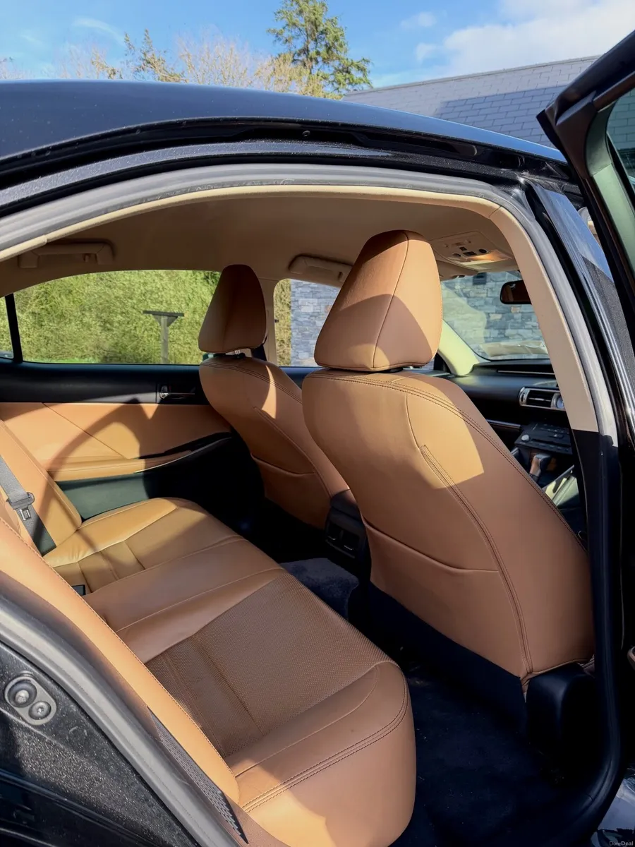Lexus IS 2016 - Image 3
