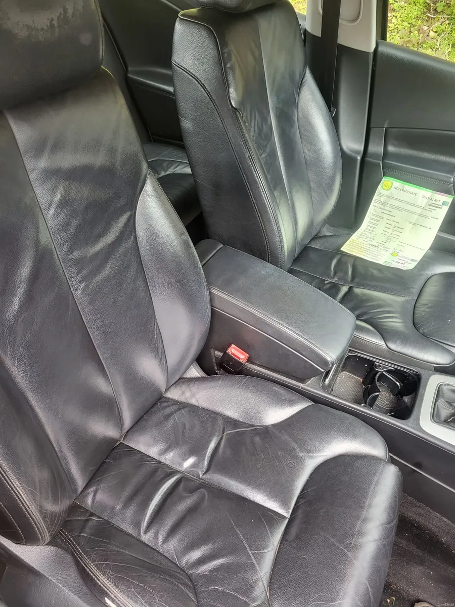 Passat with service history - Image 5