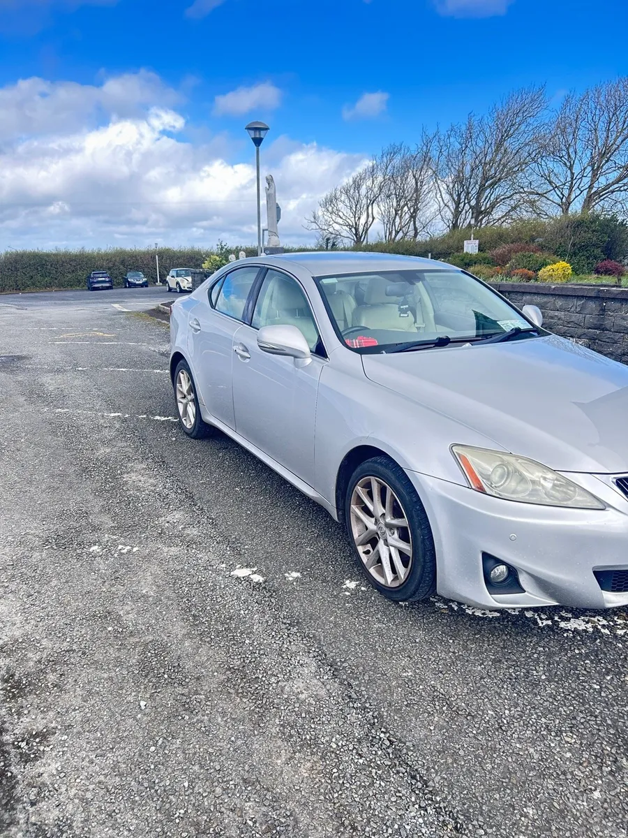 Toyota LexLis is 200d - Image 2