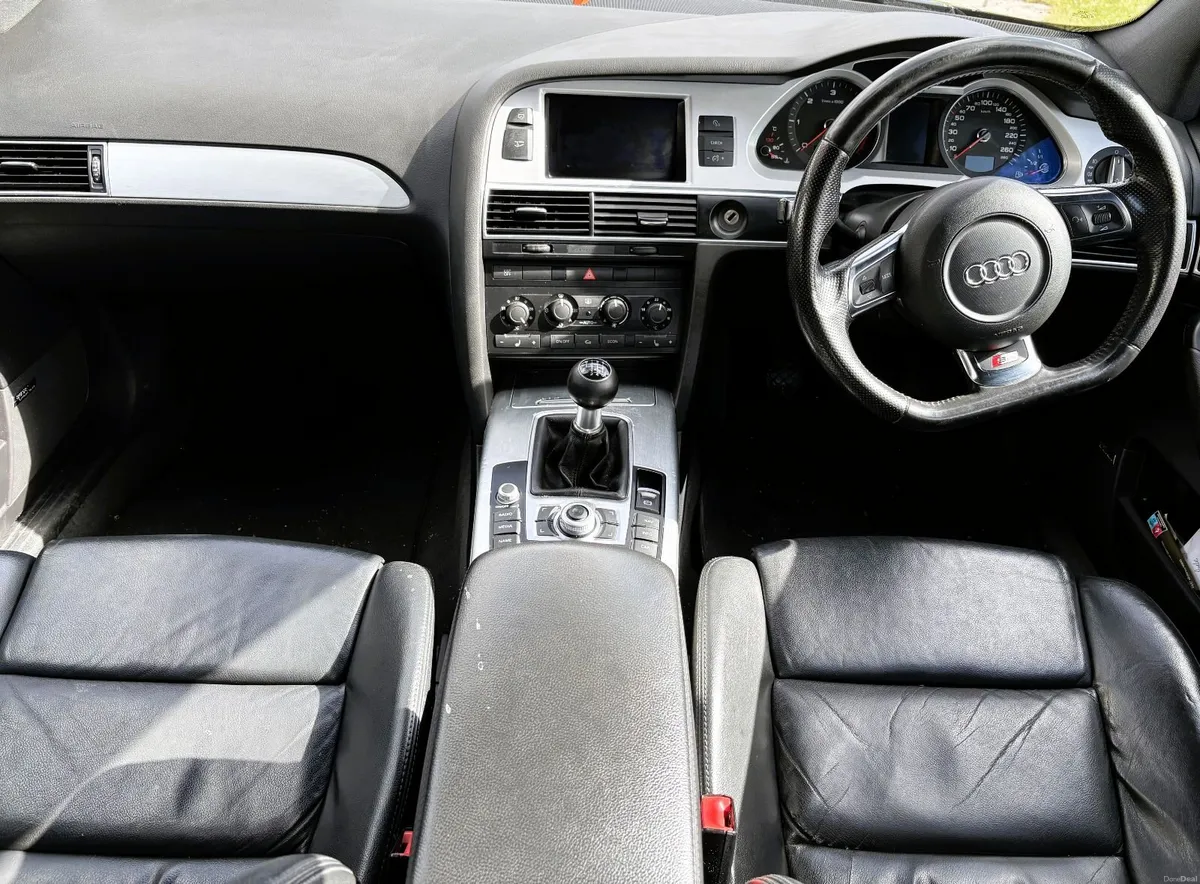 Audi A6 2010 - Image 2