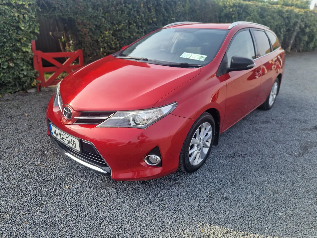 Toyota Auris 1.4 D4D LUNA ESTATE 2014 - Image 2