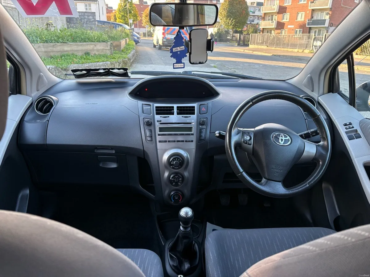 TOYOTA YARIS TR 1.3 - Image 4