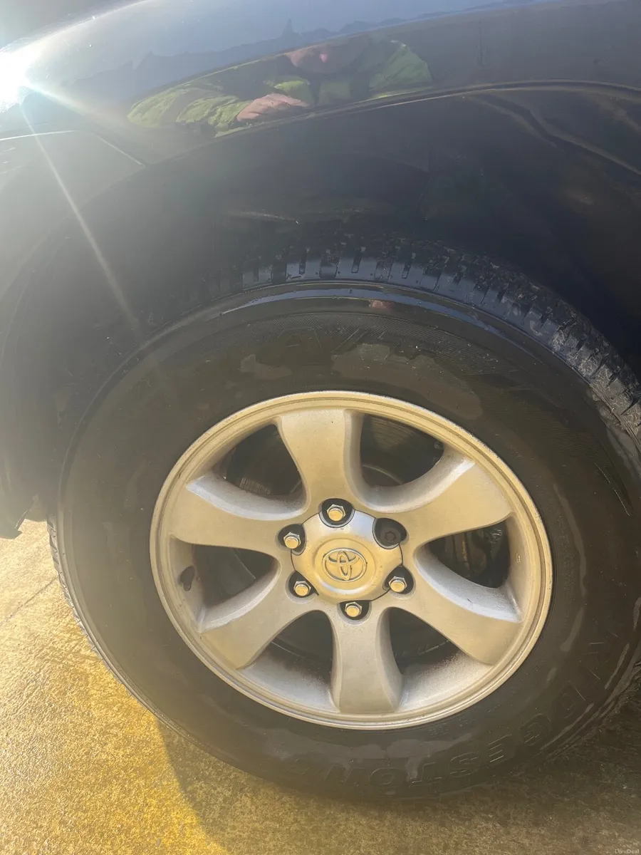 Toyota Land Cruiser 2005 - Image 3