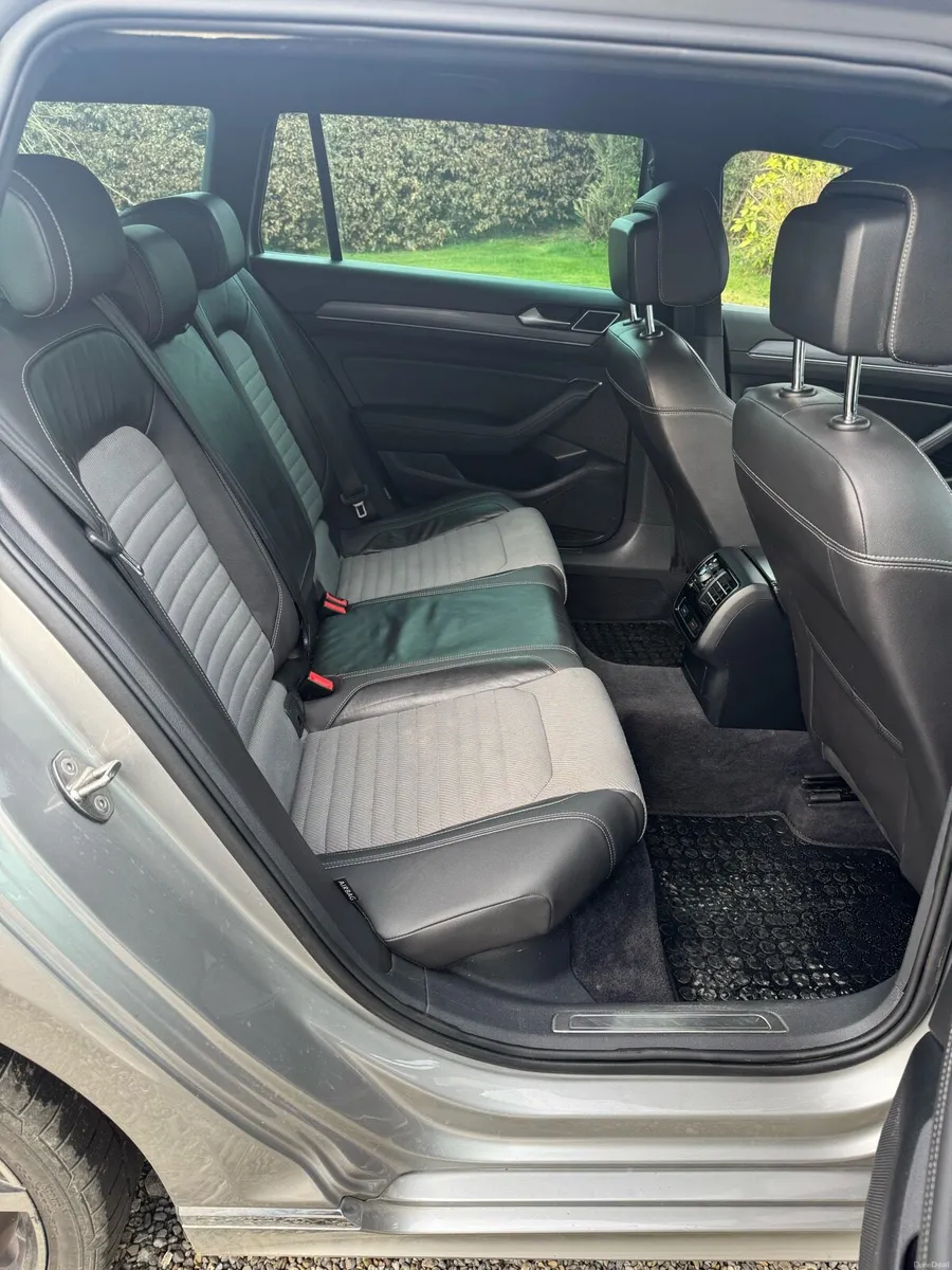 Car - Image 5