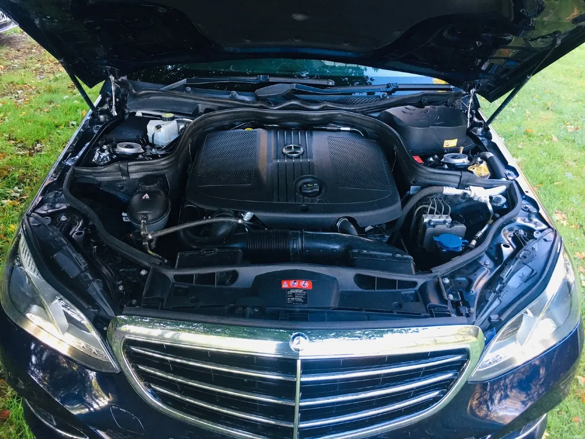 Mercedes-Benz E-Class 2013 - Image 2