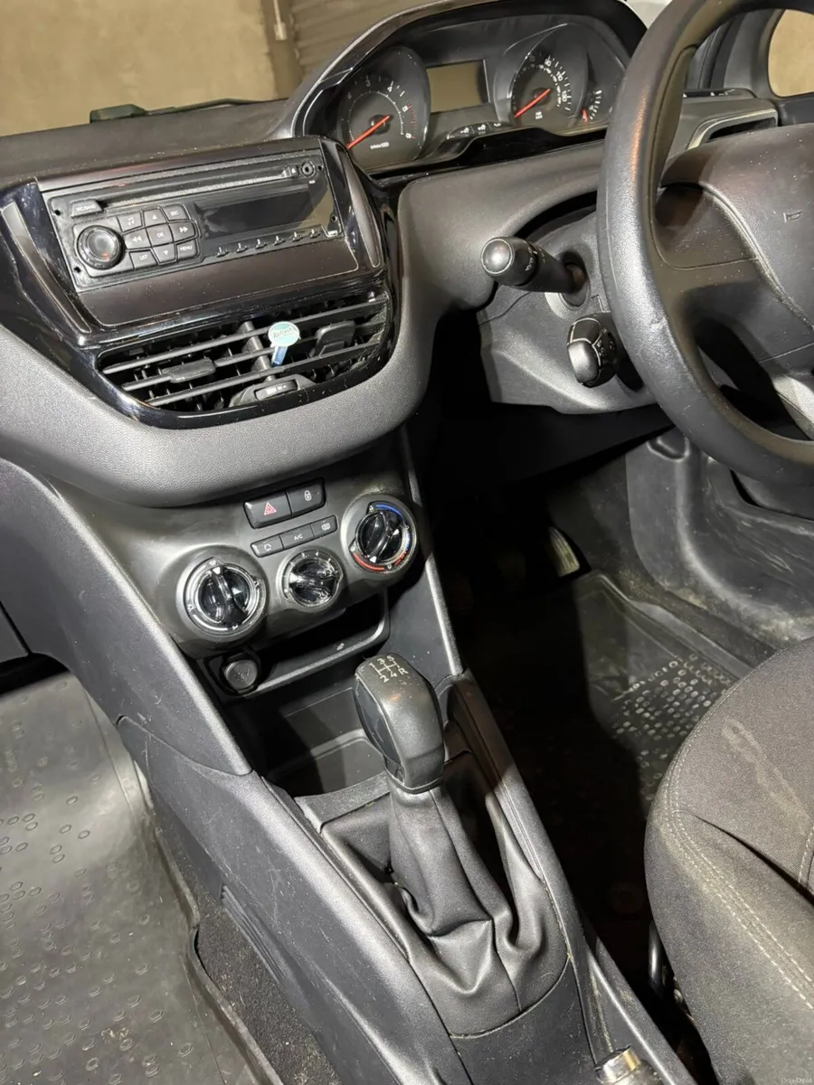 Peugeot 208 2012 - Image 4