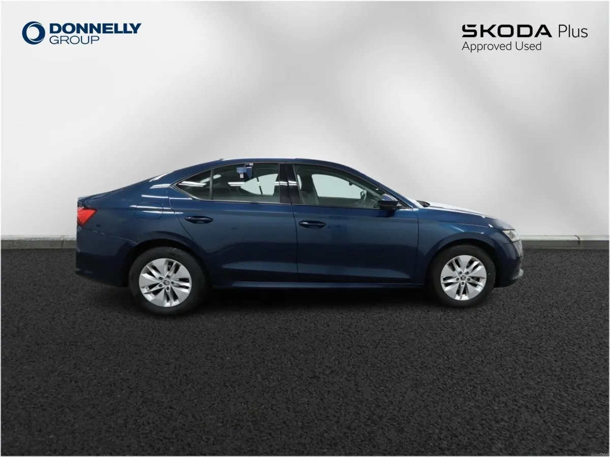 Skoda OCTAVIA Diesel Hatchback SE Technology - Image 4