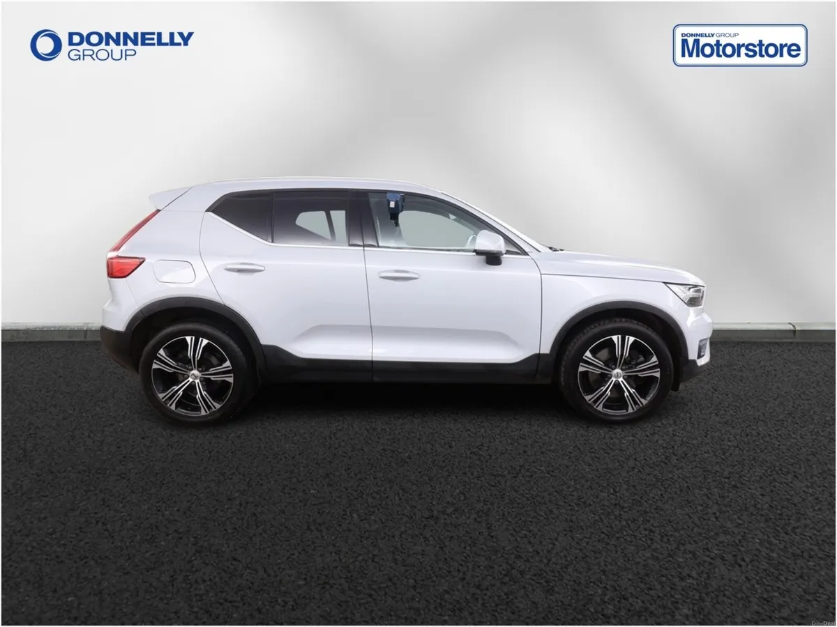 Volvo XC40 Estate Inscription Pro - Image 3