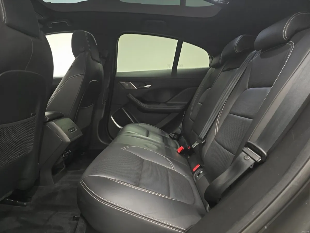 Jaguar I-PACE Estate Special Editions HSE Black - Image 4