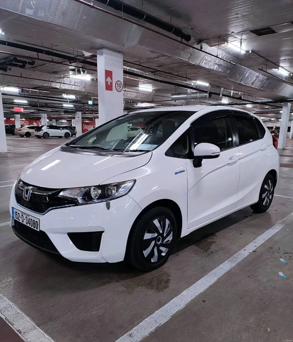 2015 Honda Fit 1.5 Auto Hybrid. Spotless! - Image 1