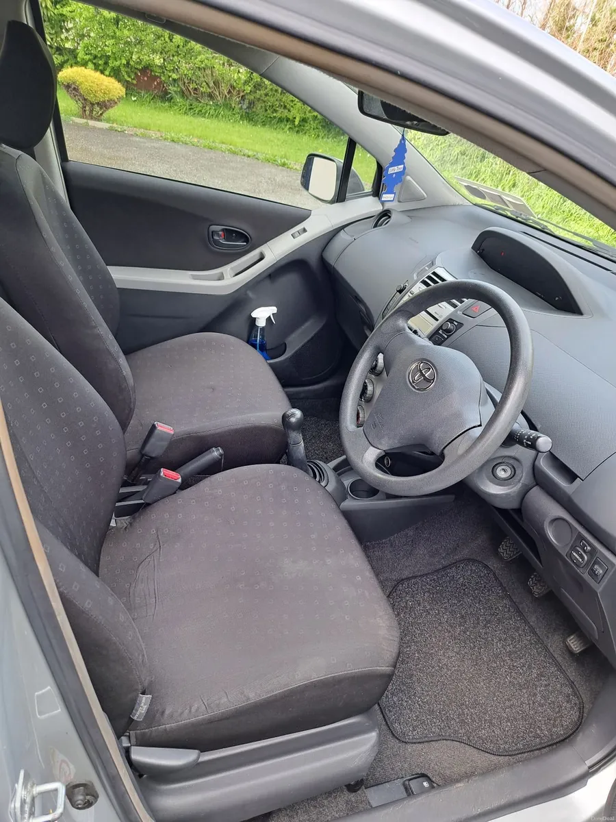 Toyota Yaris 2006 - Image 2