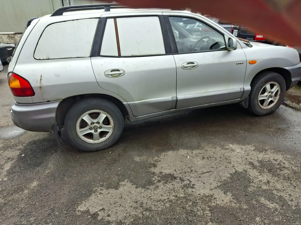 Hyundai Santa Fe 2004 - Image 4