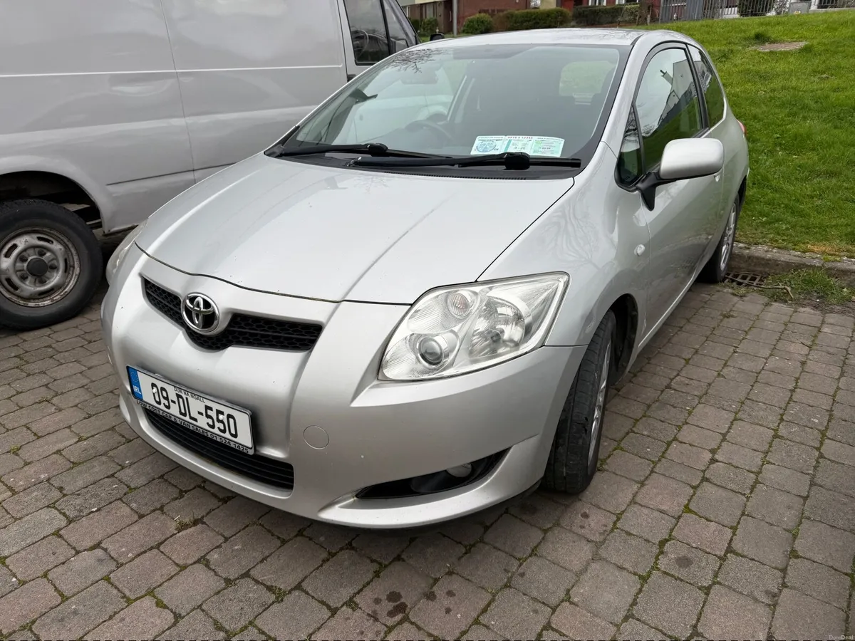 Toyota Auris 2009 - Image 1