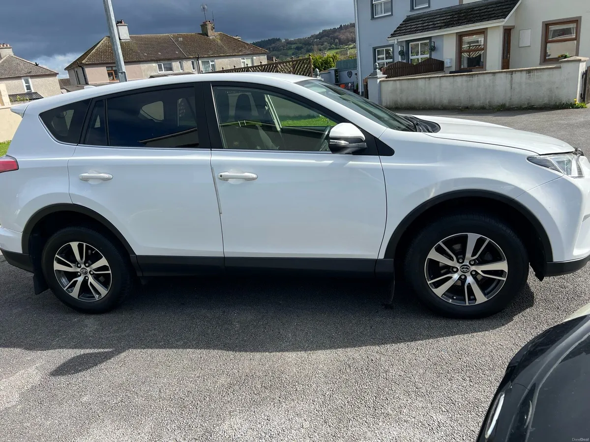 Toyota RAV4 D4D Business Edition TSS - Image 3