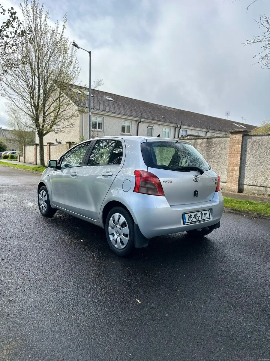 2006 TOYOTA YARIS 1.0 PETROL AUTOMATIC NCT/TAX!! - Image 2