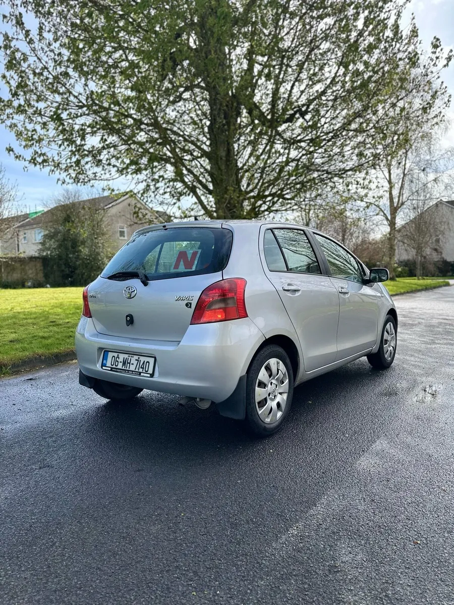 2006 TOYOTA YARIS 1.0 PETROL AUTOMATIC NCT/TAX!! - Image 1