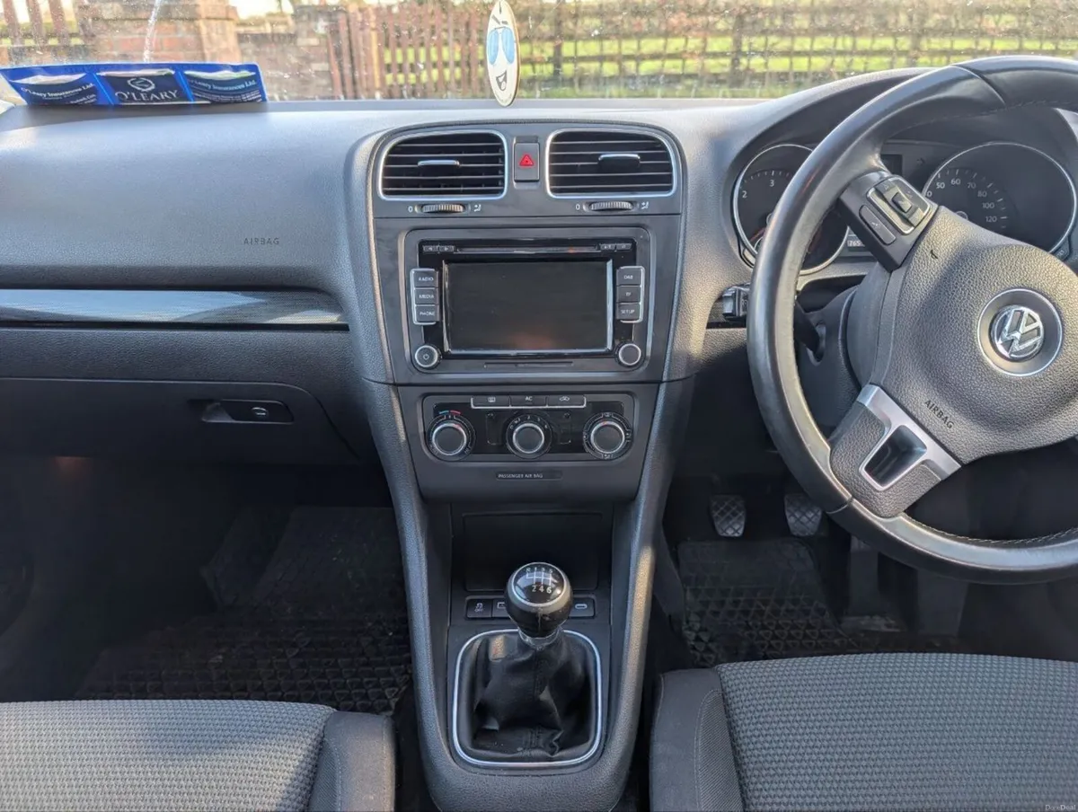 Volkswagen Golf 2012 - Image 2